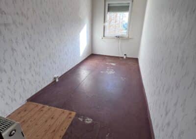 folgend musste die Tapete noch entfernt werden