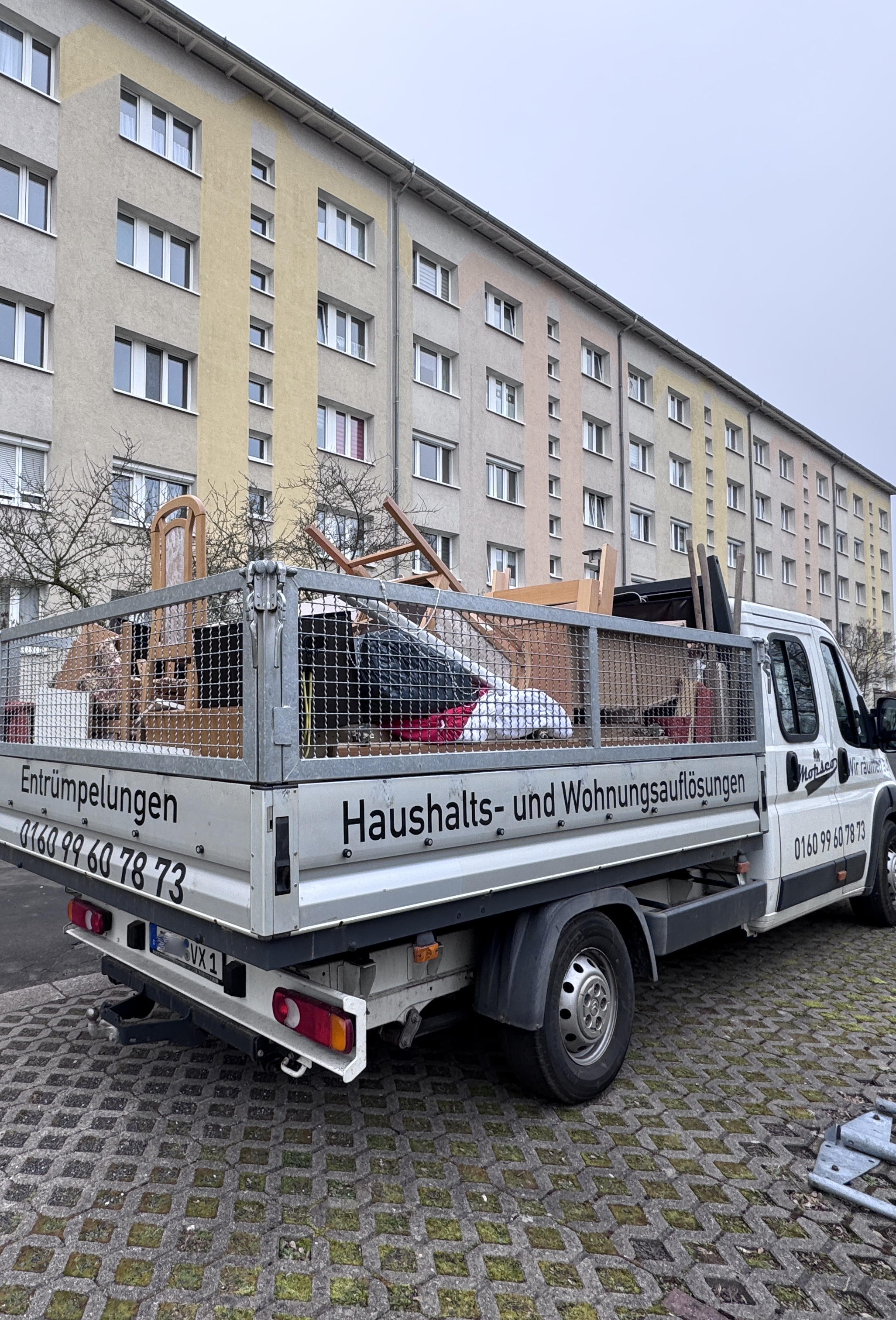 Entrümpelung Altenburg Entsorgung mit Transporter der Entrümpelungsfirma