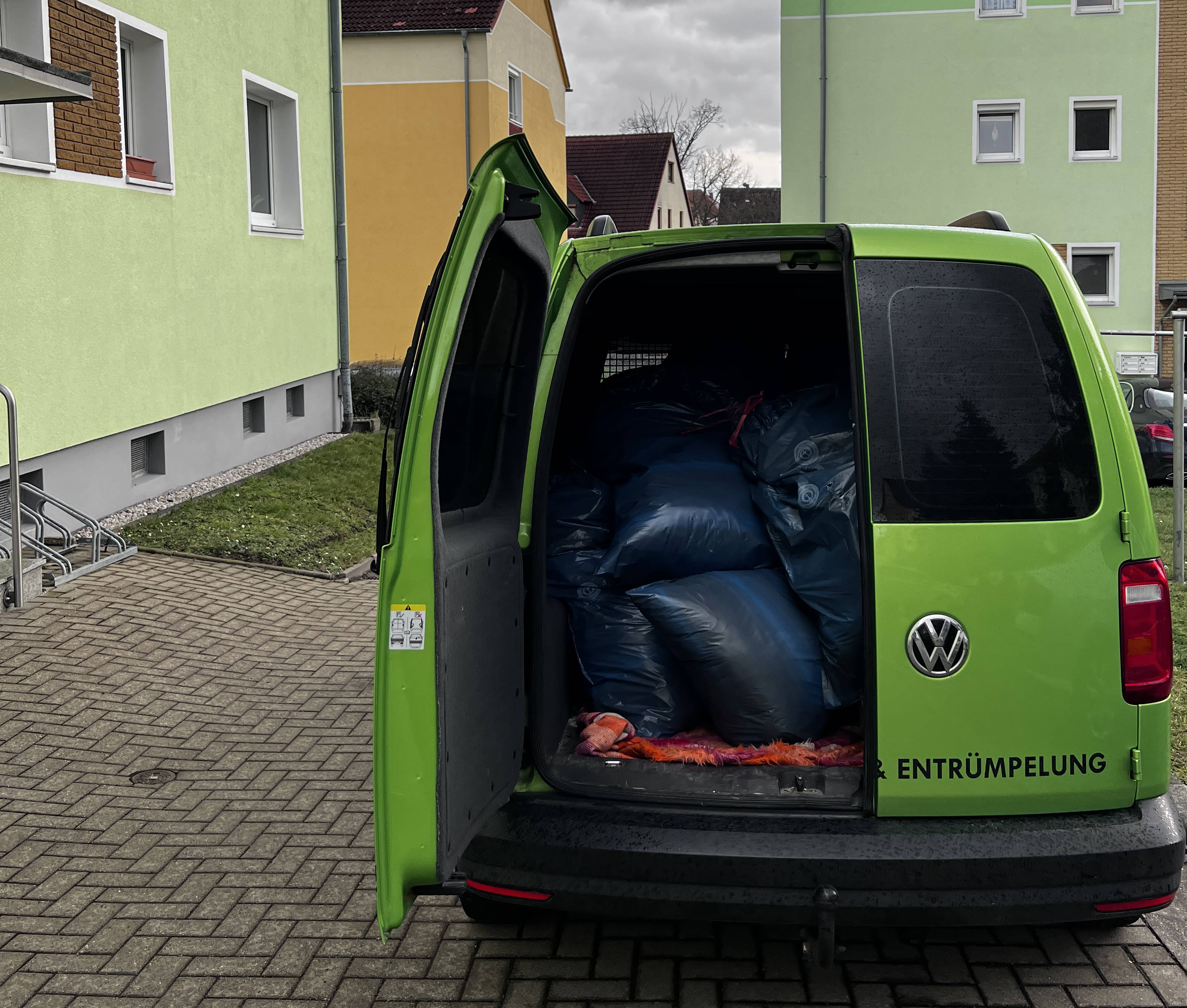 Gegenstände bei Entrümpelung sortieren und vorbereiten