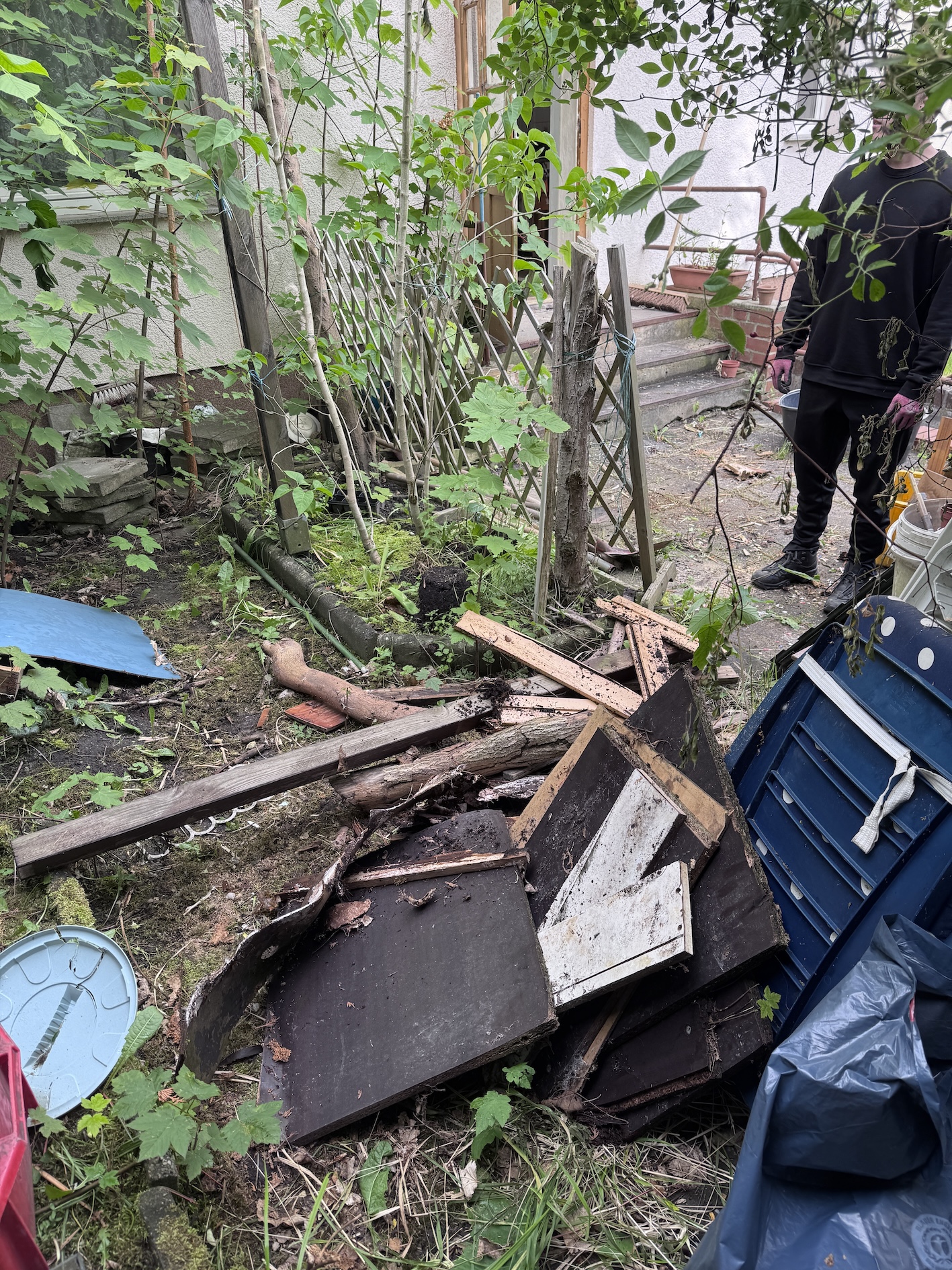 Beräumte Gartenfläche nach Arbeiten von MOPSEO